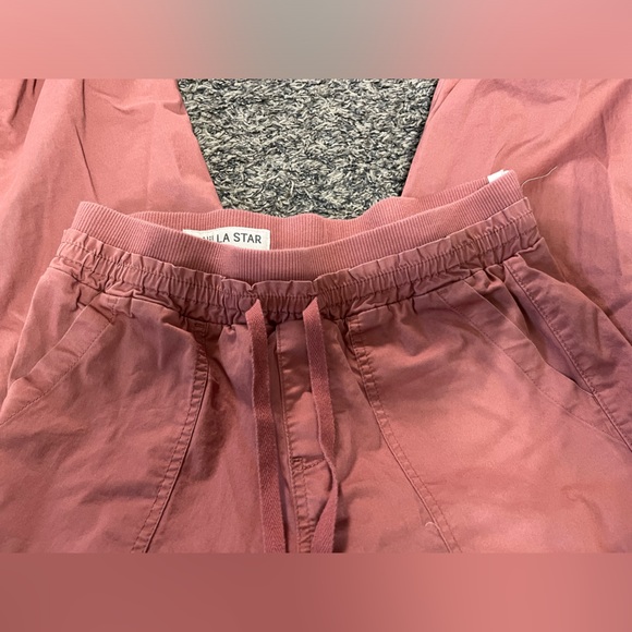 Vanilla Star Joggers - Picture 2 of 9